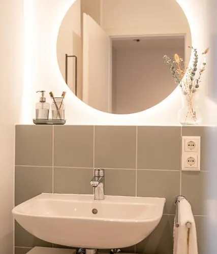 Apartment 1 Modernes City-studio Für 6 Bogenhausen Nähe Messe München